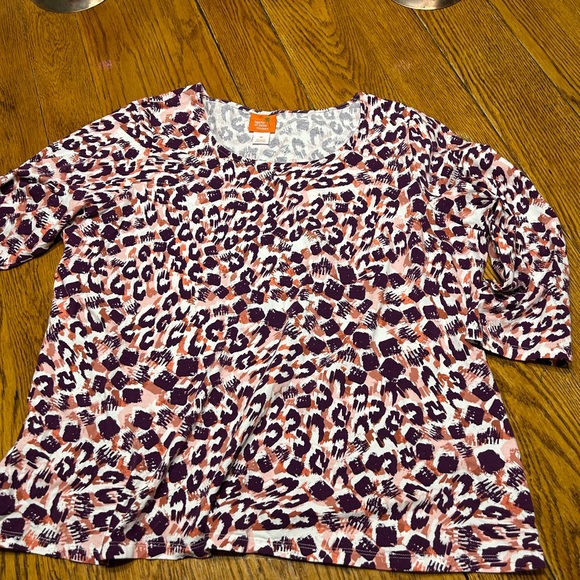 Hearts of Palm round neck top.  Cheetah print, 3/4 length sleeves.  Size 1XL - Picture 1 of 8
